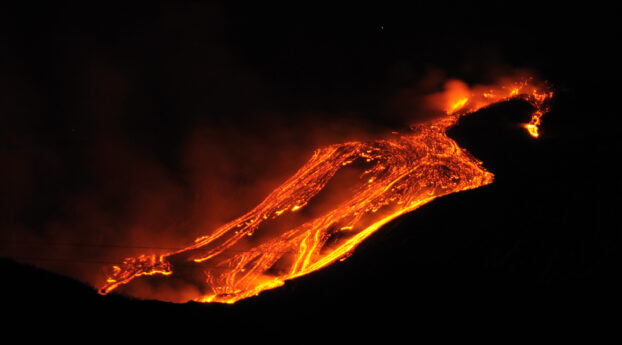 Etna_Volcano_Paroxysmal_Eruption_Jan_12_2011_-_Creative_Commons_by_gnuckx_(5350977100)